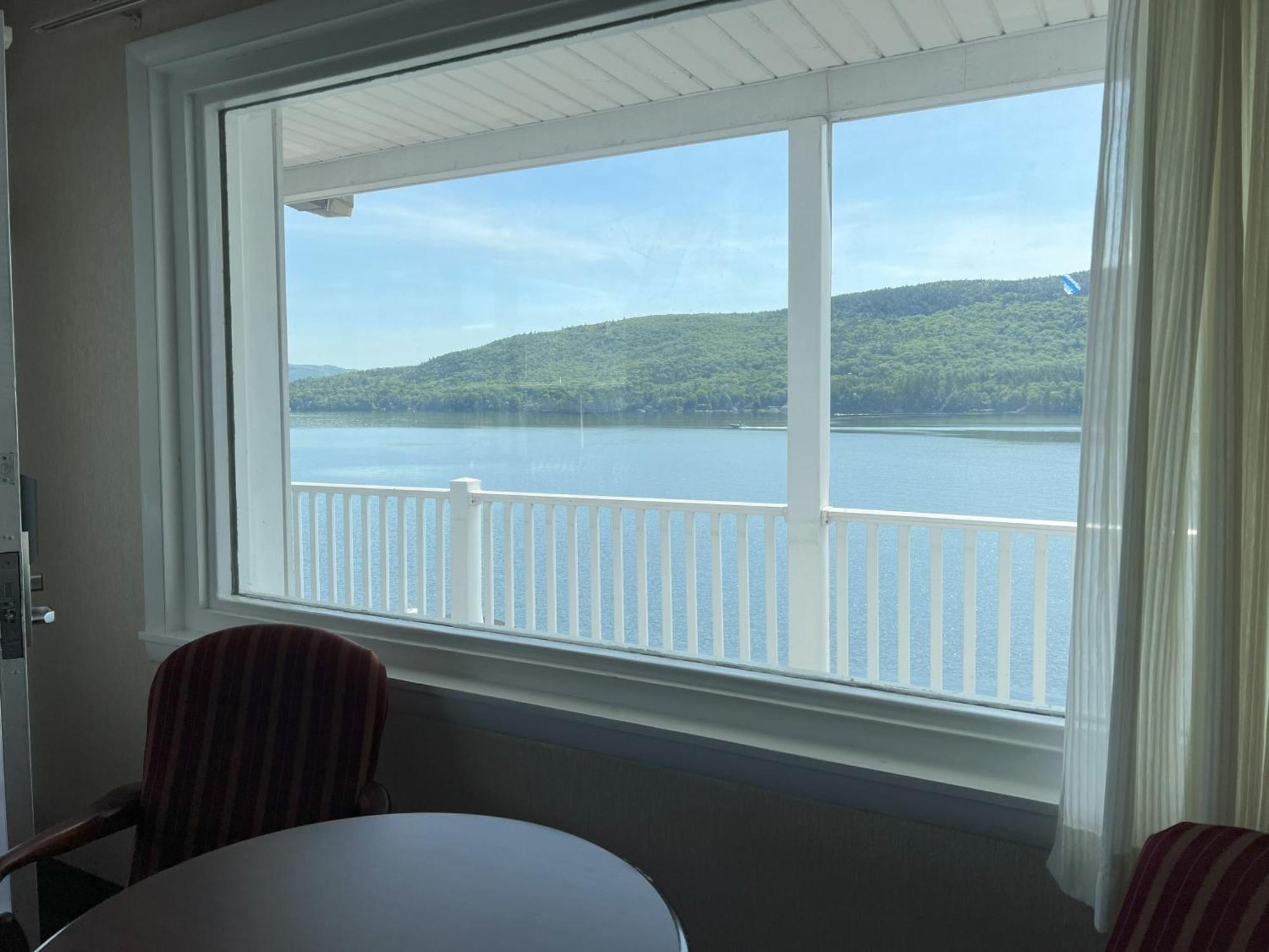 Georgian Lakeside Resort Lake George Exterior foto